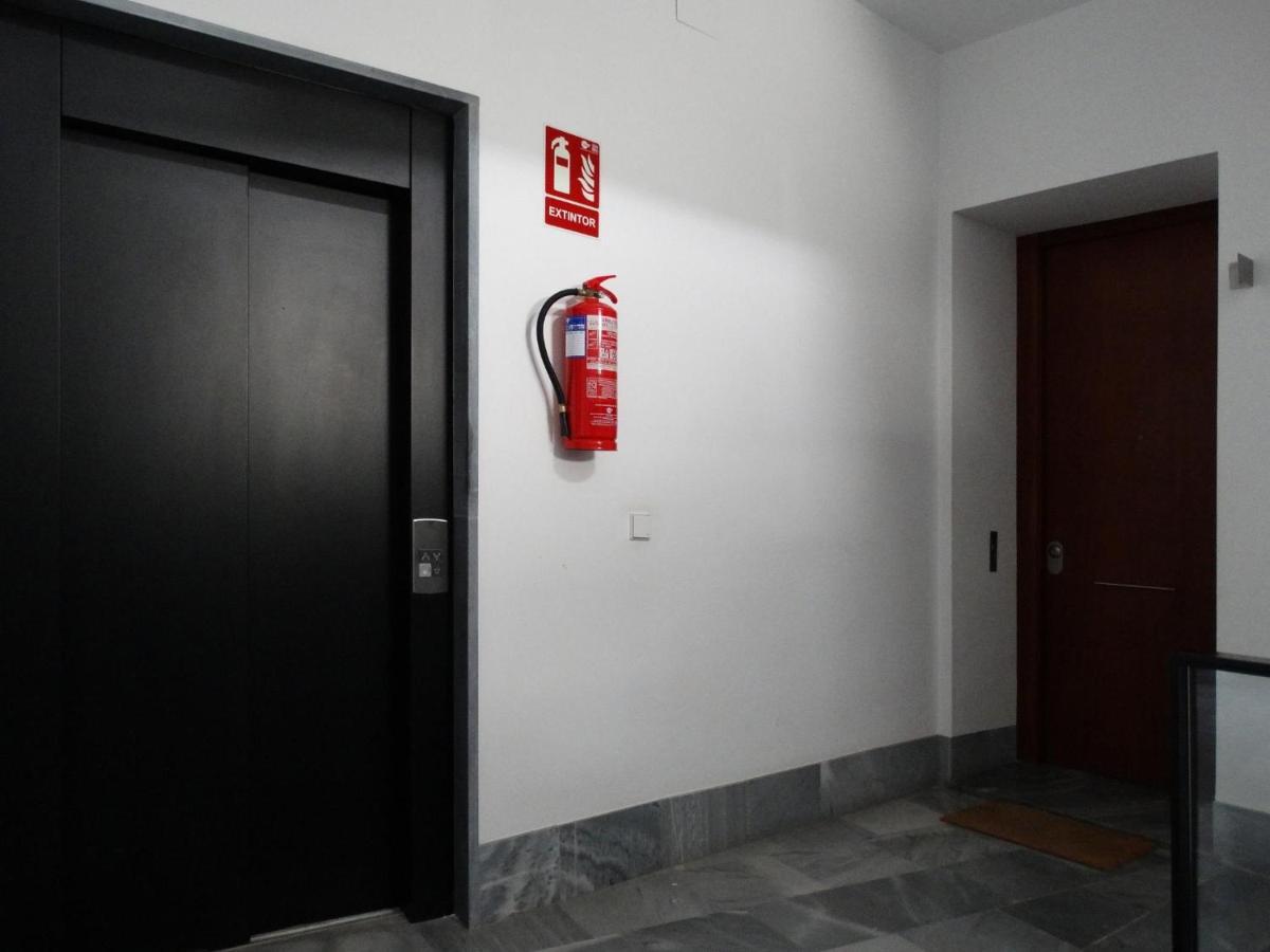 Ry Aparcamiento Incluido Junto A Catedral Ideal Parejas Sevilla Eksteriør bilde