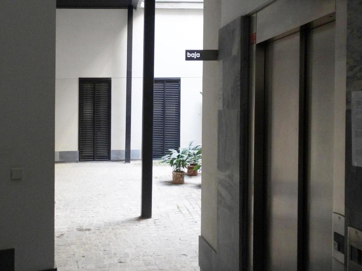 Ry Aparcamiento Incluido Junto A Catedral Ideal Parejas Sevilla Eksteriør bilde